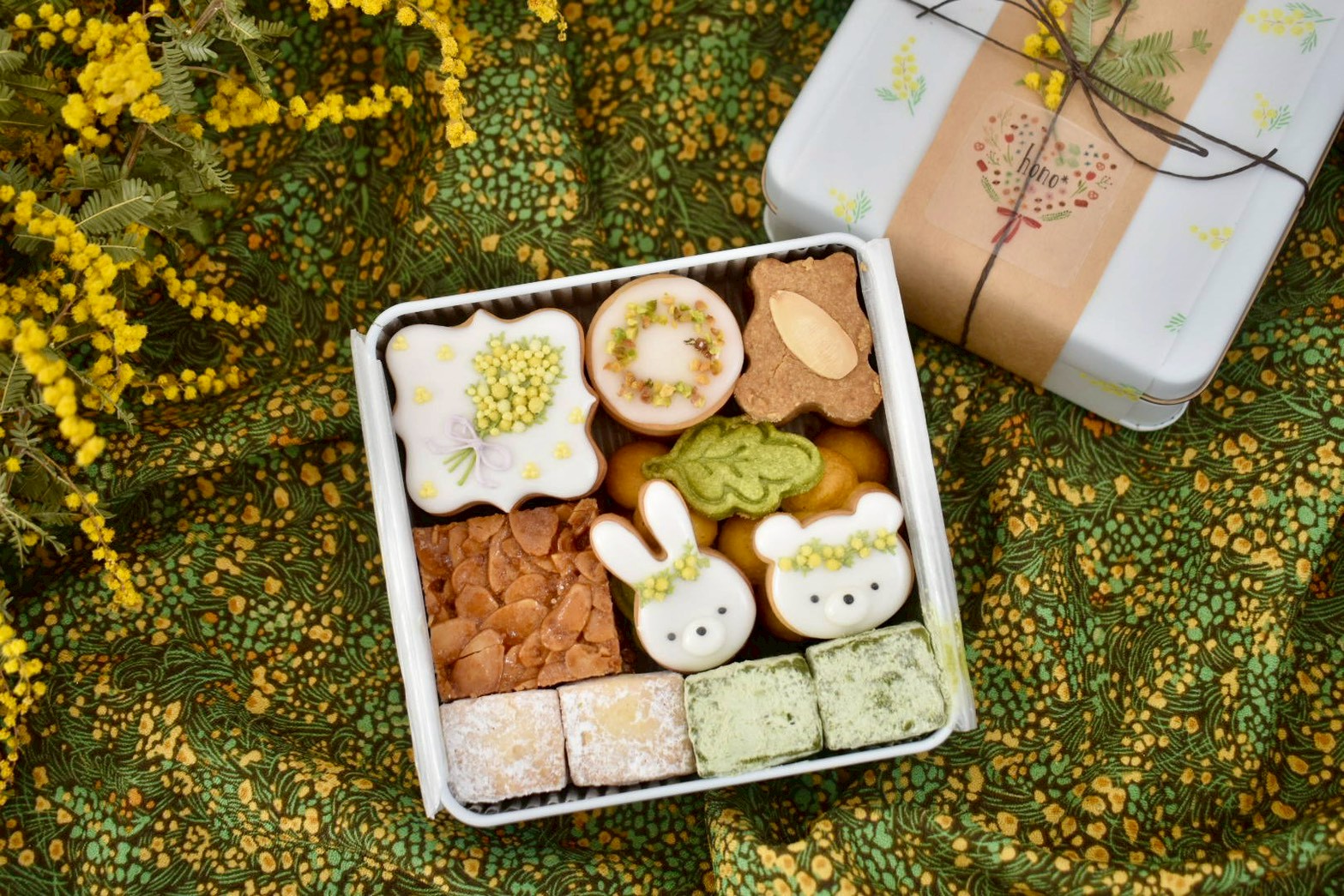 春のクッキー缶